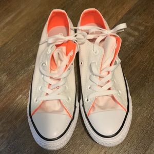 Woman’s size 6 Converse All Star Shoes - NEVER WORN